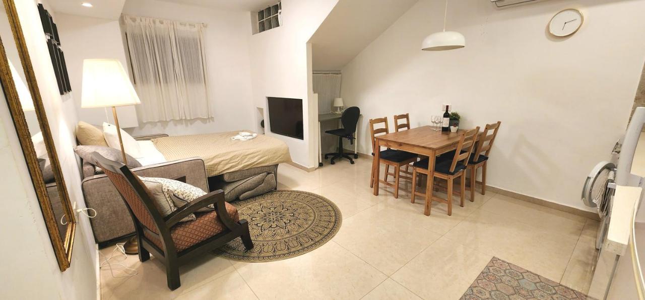 Modern Home In The Heart Of Nachlaot 예루살렘 외부 사진