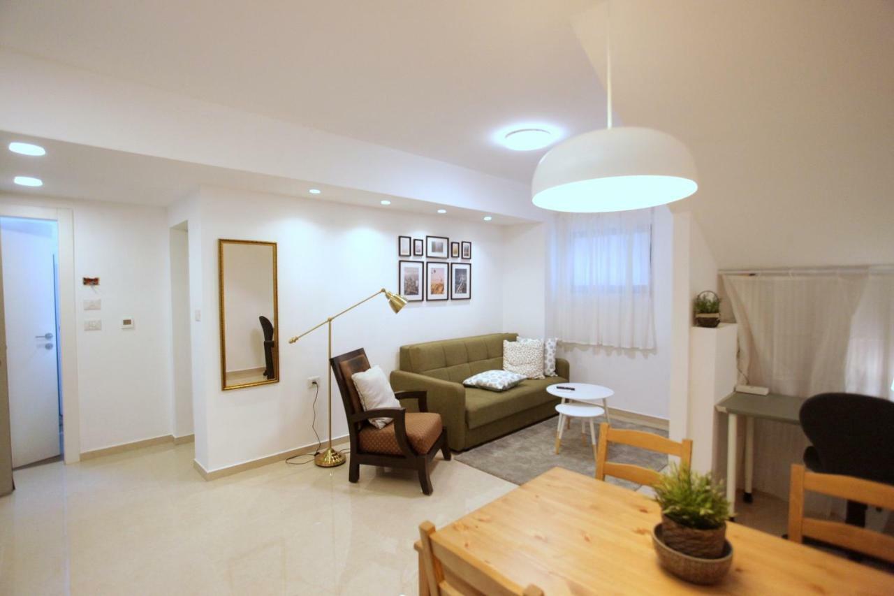 Modern Home In The Heart Of Nachlaot 예루살렘 외부 사진
